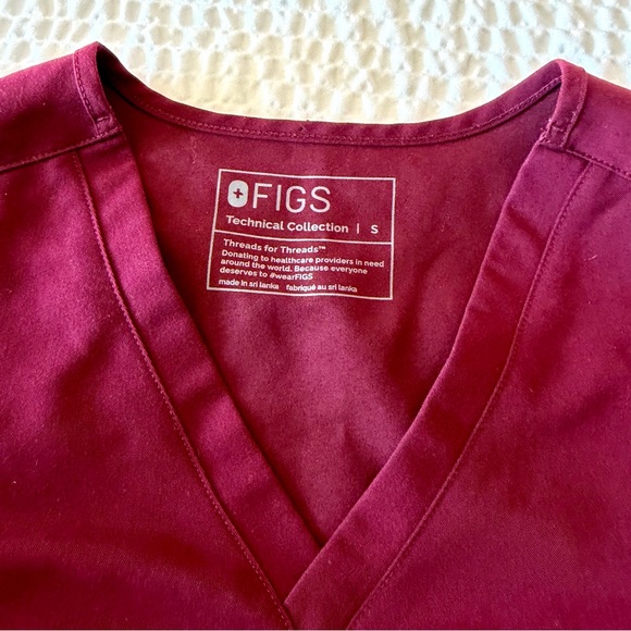 FIGS Technical Collection Catarina One-Pocket Scrub Top Burgundy PO 3096 Women S - Picture 3 of 7